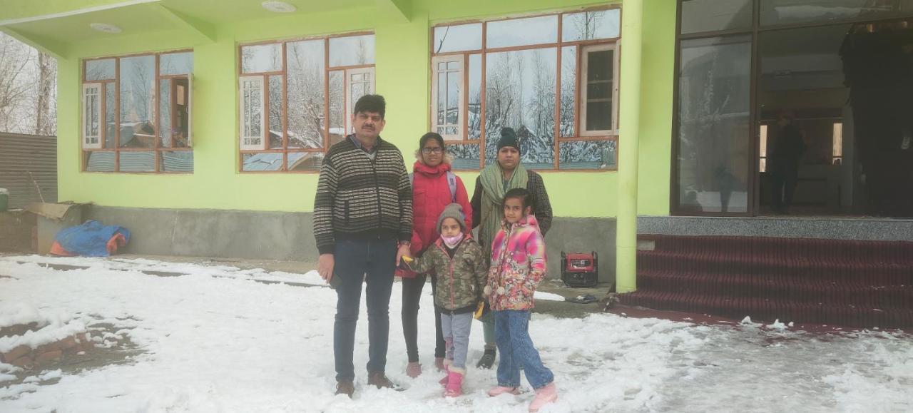 Hotel Gulmarg Residency, Kunzer Гульмарг Экстерьер фото
