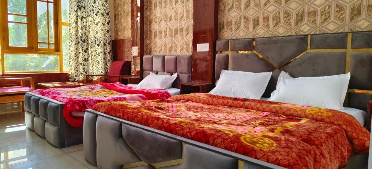 Hotel Gulmarg Residency, Kunzer Гульмарг Экстерьер фото