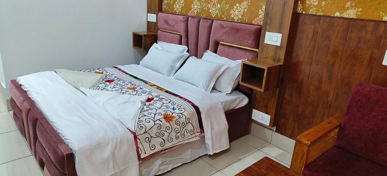 Hotel Gulmarg Residency, Kunzer Гульмарг Экстерьер фото