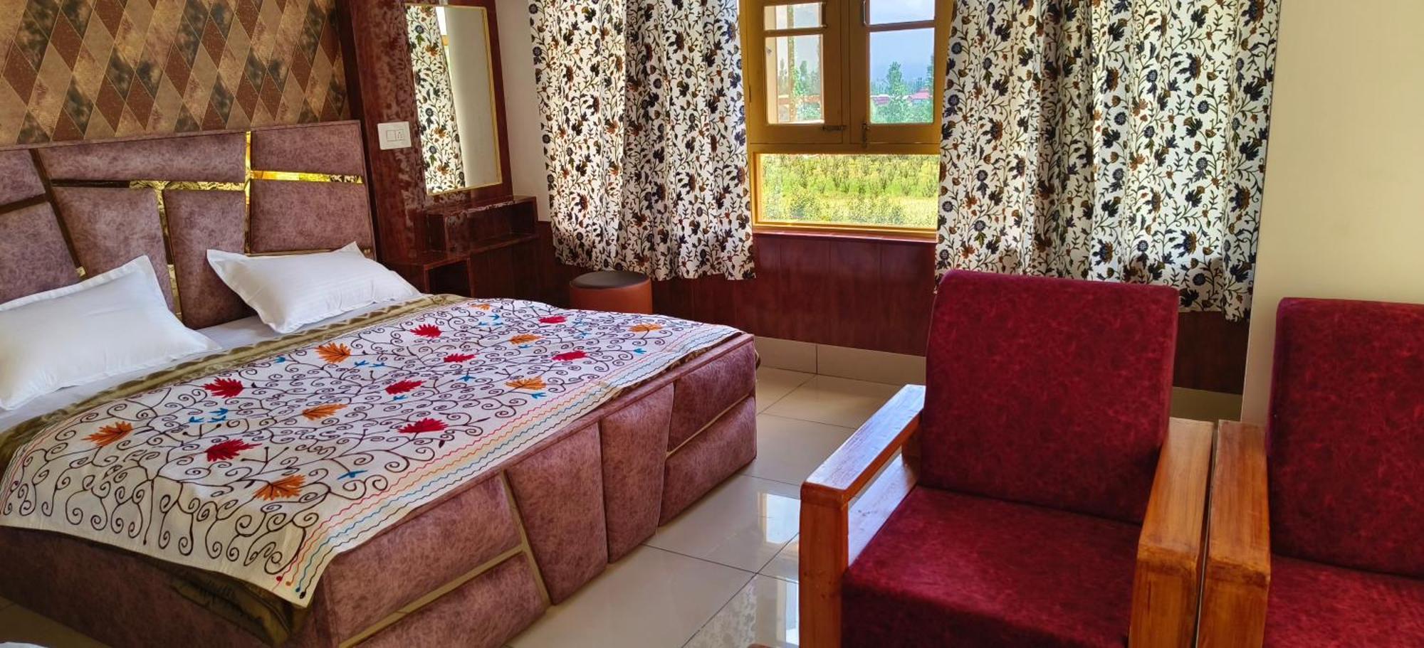 Hotel Gulmarg Residency, Kunzer Гульмарг Номер фото